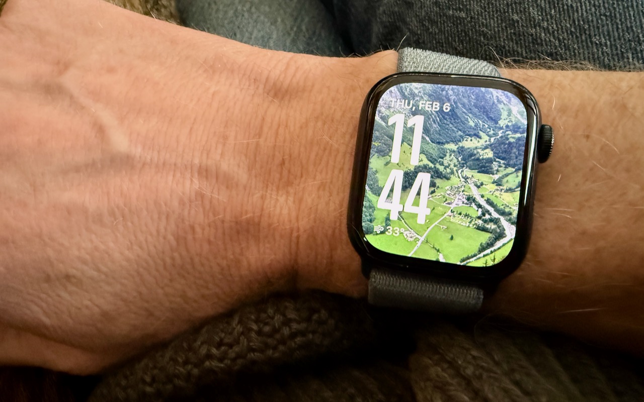 For Moments of Joy, Use watchOS 11’s Photos Watch Face